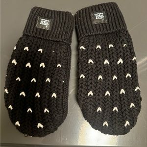 Love Your Melon Fair Isle heart mittens NWT